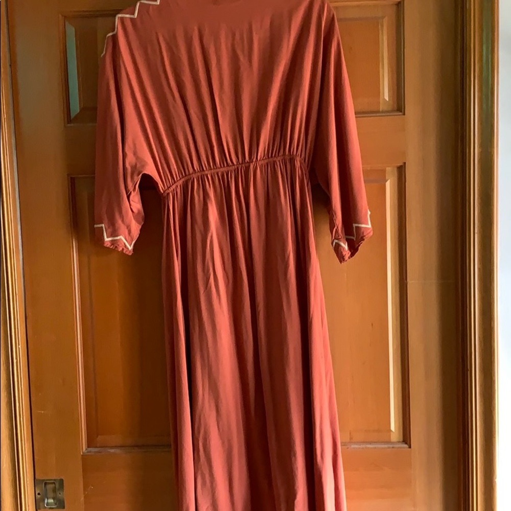 Dress - Picture 3 of 4